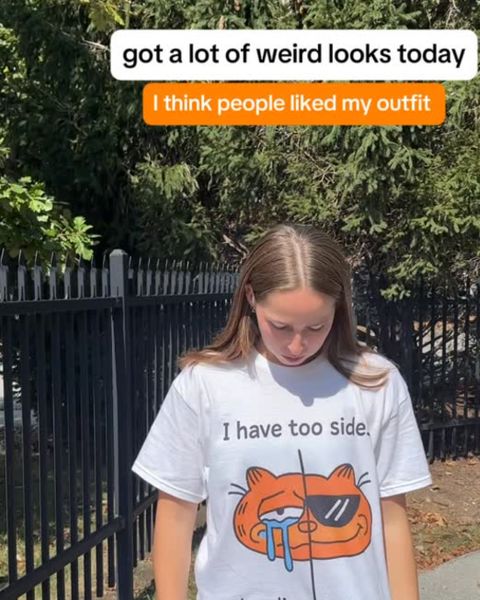 @audreyradmkt wearing Ich habe zwei Seiten, die heulen und schreien (T-Shirt)