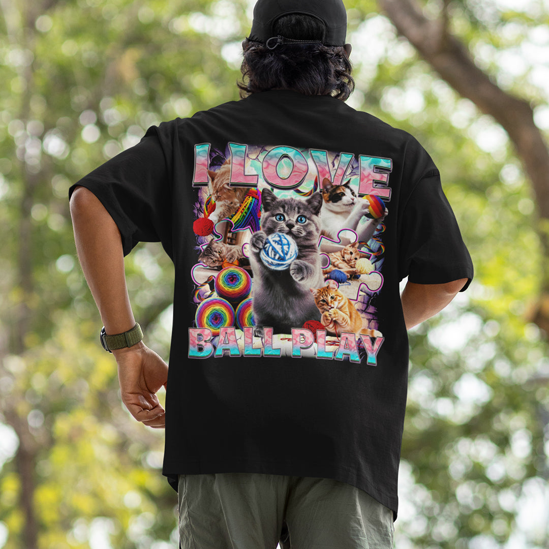 I love ball play (cats) T-Shirt (backprint)