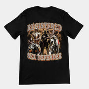 T-Shirt mit der Aufschrift „Registrierter Sexualverteidiger“ (Rückenaufdruck)