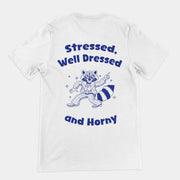 Gestrest, goed gekleed en geil T-shirt (achterkant)